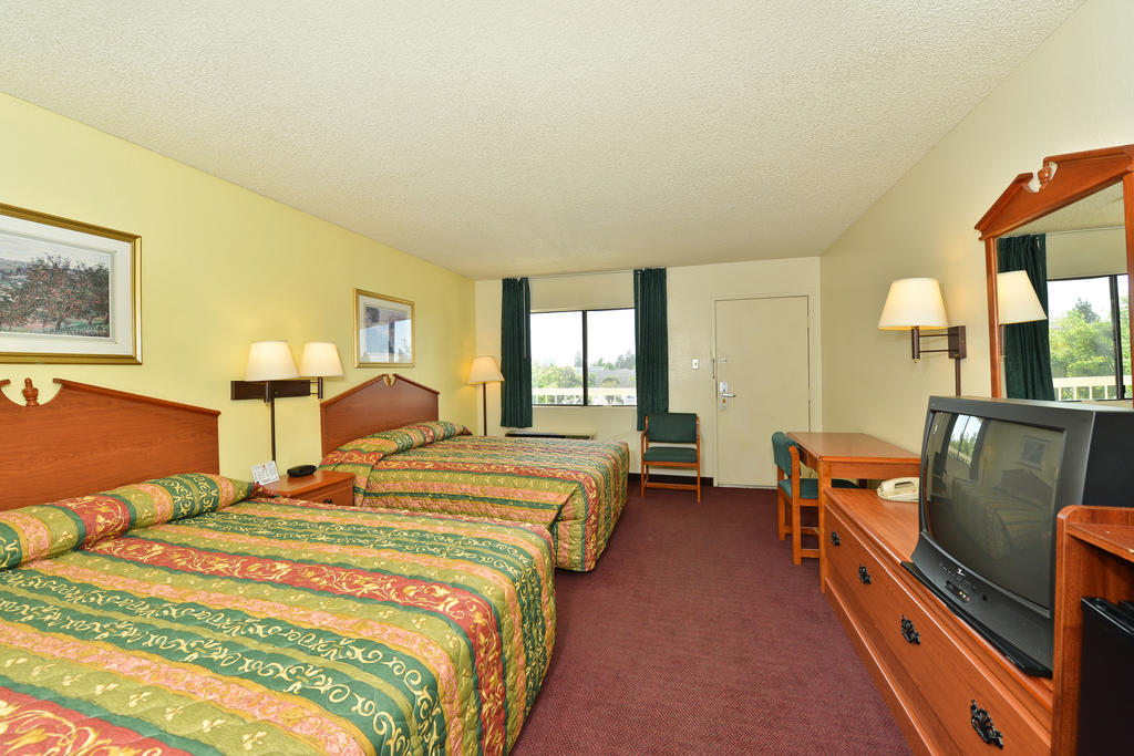 Super 8 By Wyndham Bakersfield/Central Oda fotoğraf